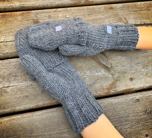 Free knitting pattern - flip mitts