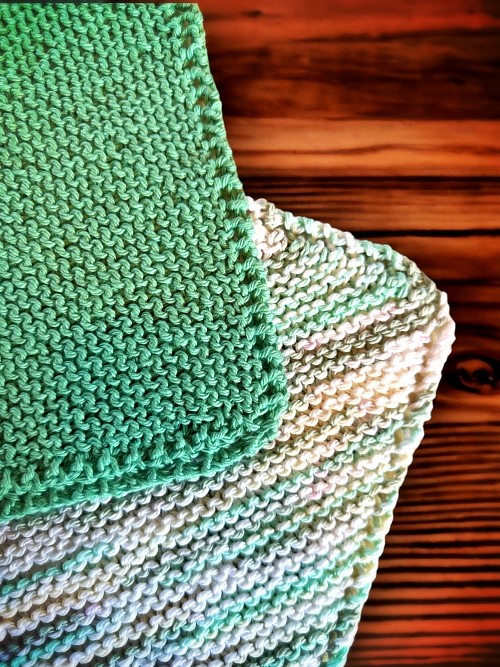 Easy to knit dishcloth - great for beginners