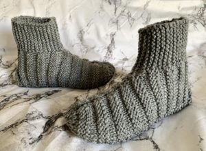 Knitted adult ribbed bootie slippers