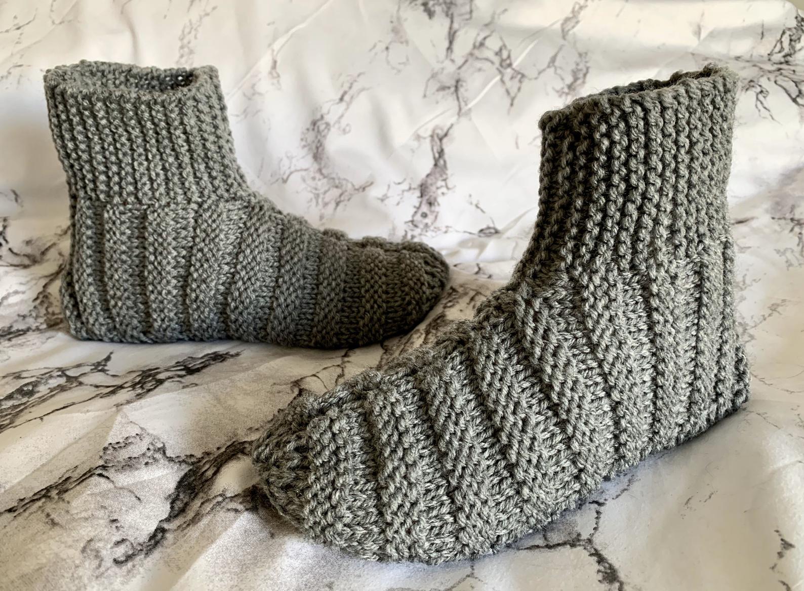 Luminance focus Albany How to Knit Ribbed Bootie Slippers for Adults - FREE Pattern!