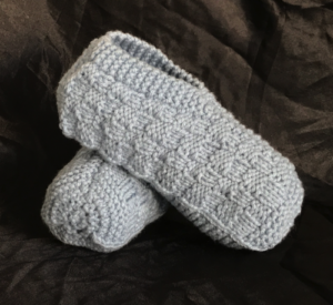 Knitting pattern plaid slippers