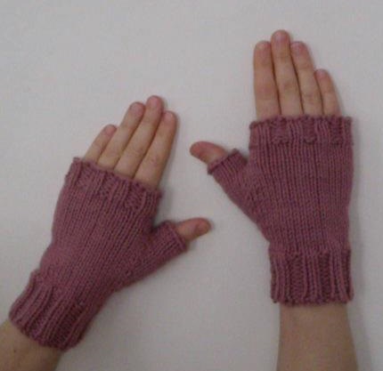 Knitted fingerless mitts knitting pattern