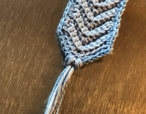 crochet flower bracelet - how to make the tie