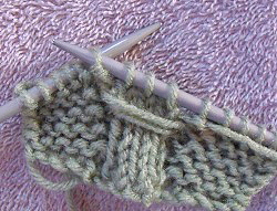 How to knit a bow