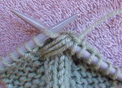 How to knit a bow 