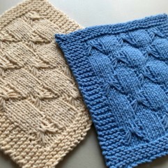 Knitted Dishcloth Pattern - With Bows!