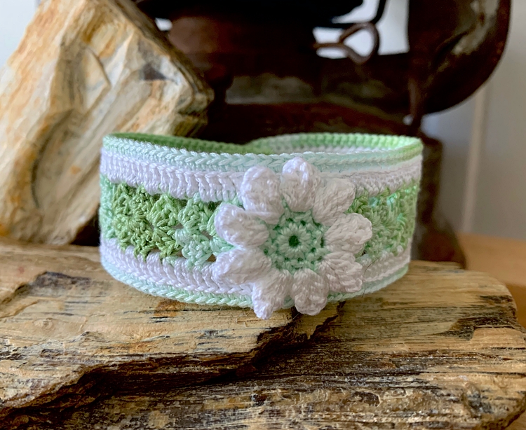 How to crochet a flower