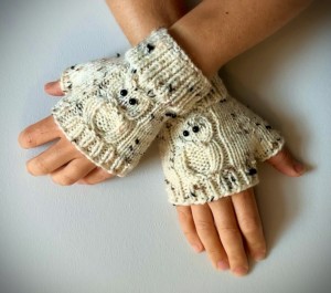 beige owl knitted fingerless gloves