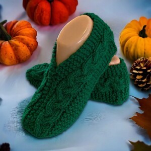 Cable Knit slippers - free knitting pattern