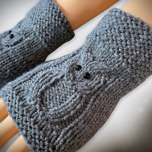 2 needle owl gloves