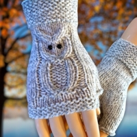 Super Easy to Knit Fingerless Gloves – with OWLS!