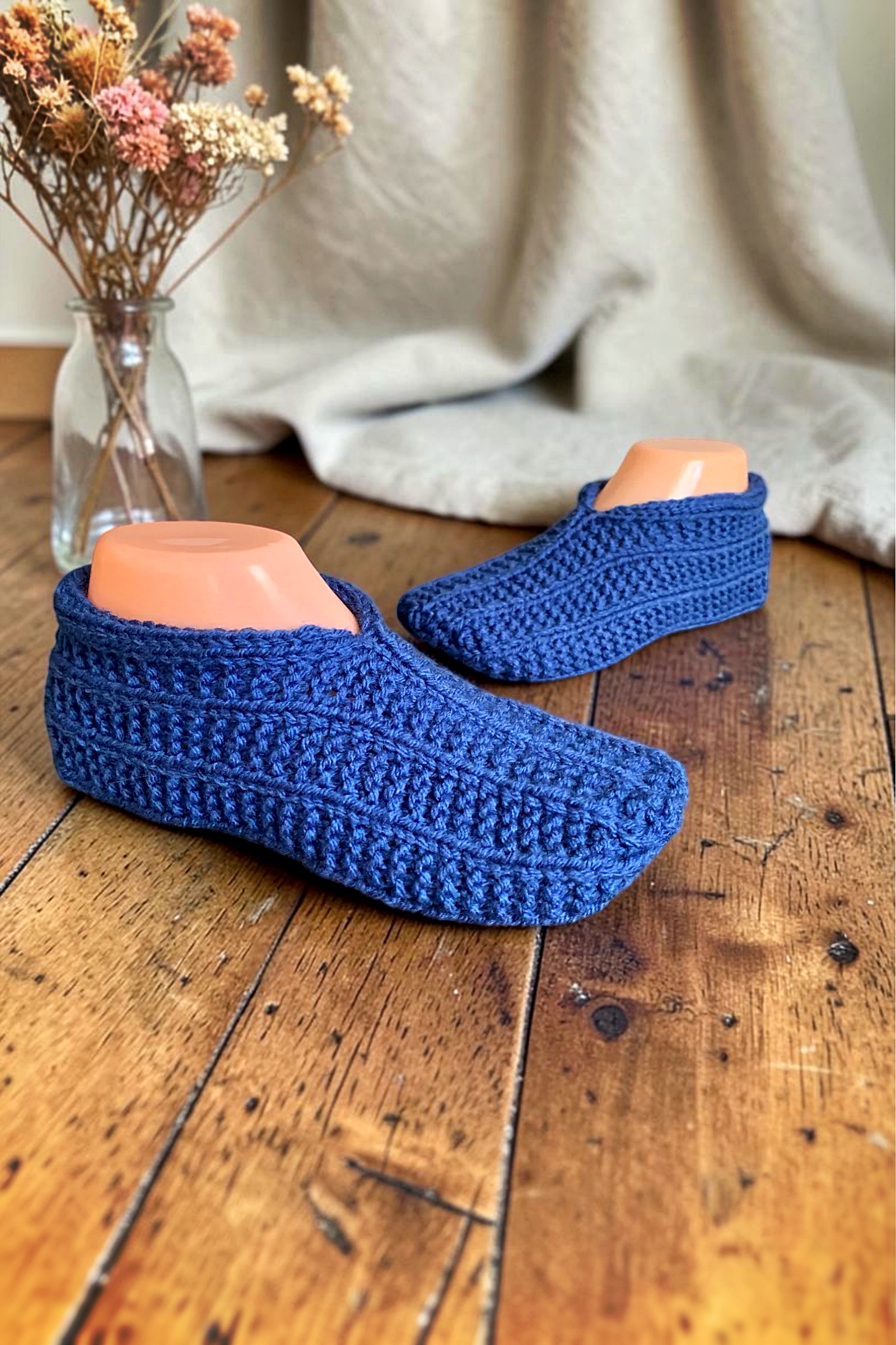 Easy to Knit Rolled Cuff Slippers – FREE Knitting Pattern