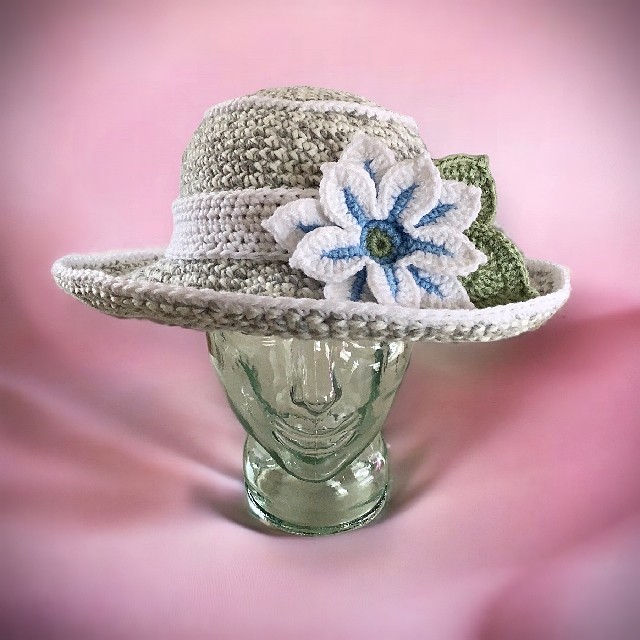 Crochet flower sun hat