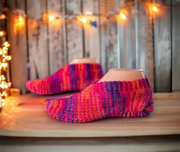 Snug Slip-on Knit Slippers - FREE Knitting Pattern