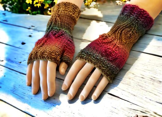 Autumn leaf half gloves - fingerless glove knitting pattern