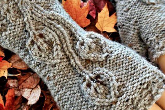 Autumn leaf half gloves - fingerless glove knitting pattern