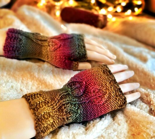 Autumn leaf half gloves - fingerless glove knitting pattern