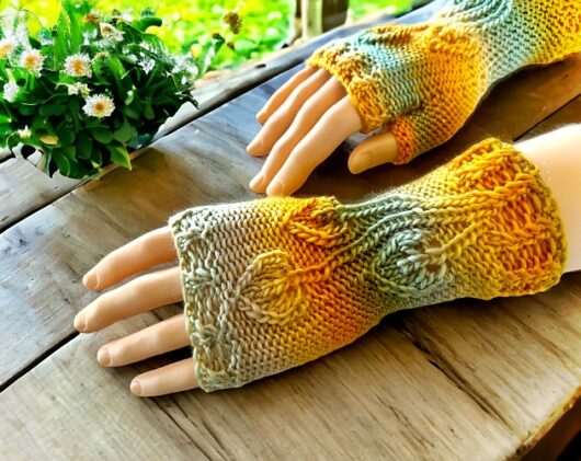 Autumn leaf half gloves - fingerless glove knitting pattern