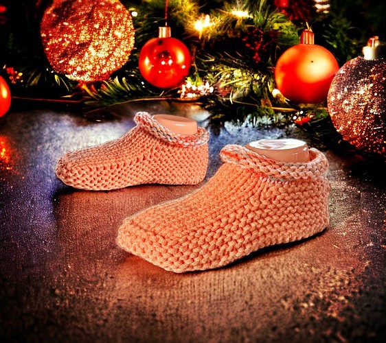Bulky Slippers Knit on straight needles - peach