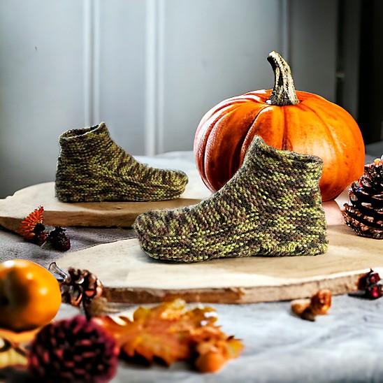 Hand knit slippers for men and women - camo