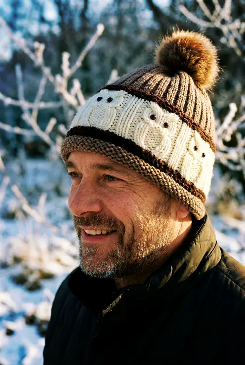 Knit flat owl bobble beanie hat - free knitting pattern