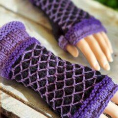 Free knitting pattern fingerless gloves, mitts, mittens, wrist warmers