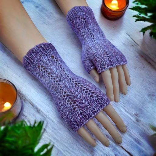 free knitting pattern fingerless gloves - zigzag elegance