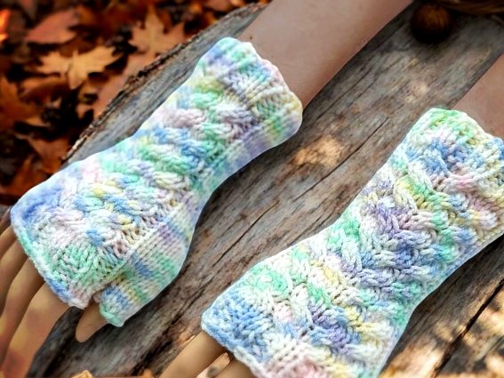 Easy to knit cable fingerless gloves