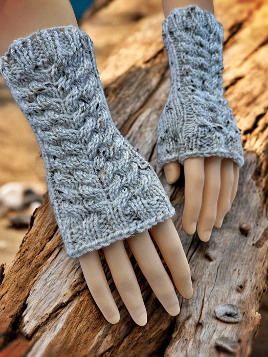 Easy to knit cable fingerless gloves