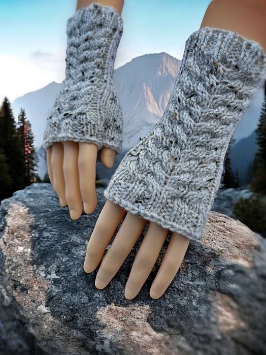 Easy to knit cable fingerless gloves