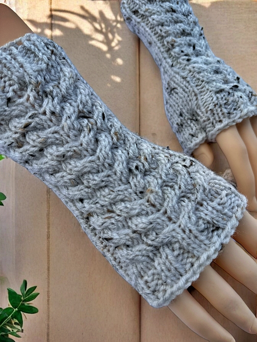 Easy to knit cable fingerless gloves