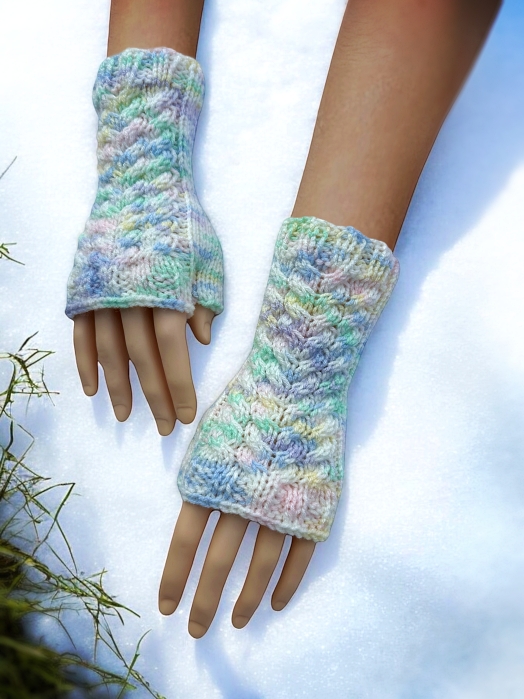 Easy to knit cable fingerless gloves