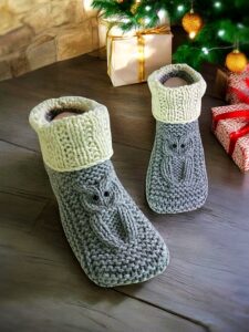 free knitting pattern - owl slippers with a cuff