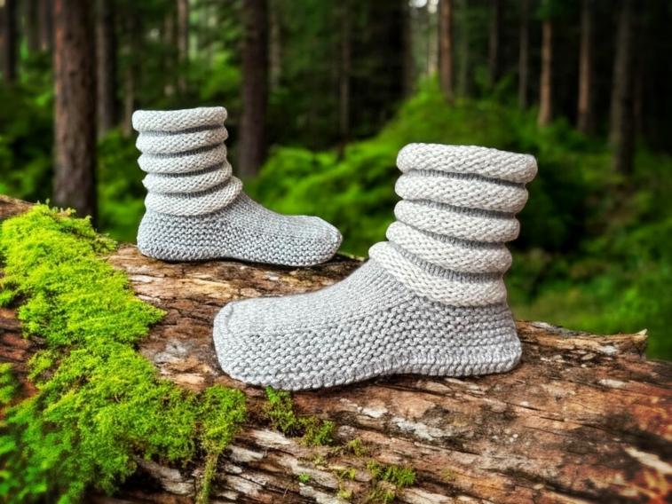 Flat Knit Slippers with a Puffy Cuff knitting pattern