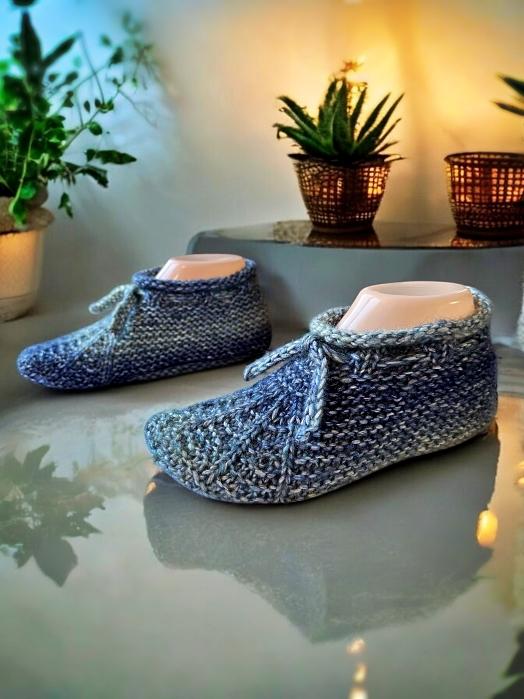 Knitted slippers that stay on your feet