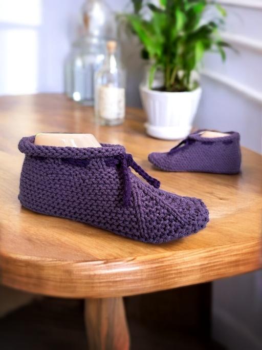 Knit slippers that stay on your feet