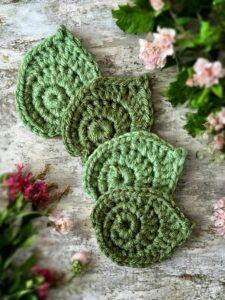 Free easy crochet leaf pattern for appliqués and décor