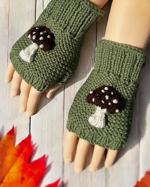 Mushroom fingerless glove knitting pattern sample