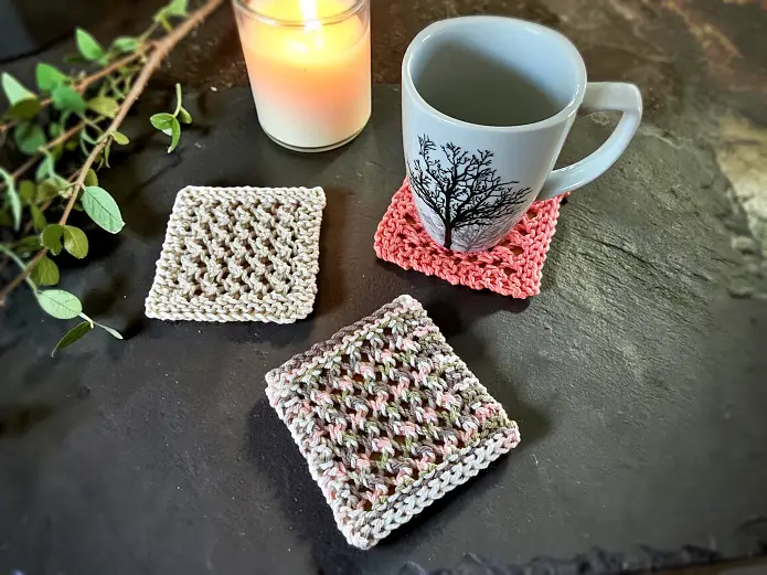 Free knitting pattern easy 4 row knit dishcloth worked flat on straight needles textured lattice design