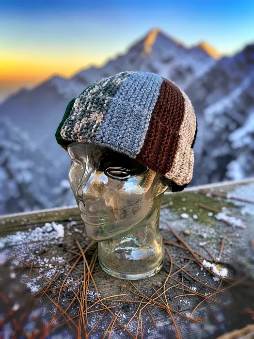 Colourful scrap yarn winter hat knitting pattern