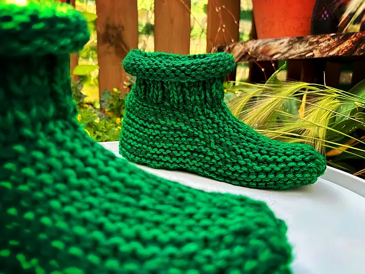 Warm super bulky knit slippers with comfortable cuff