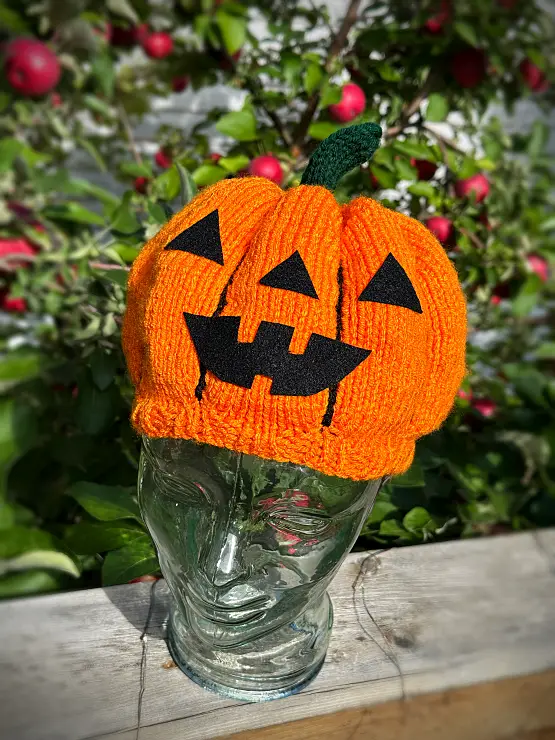 Cute Halloween pumpkin hat knitting pattern