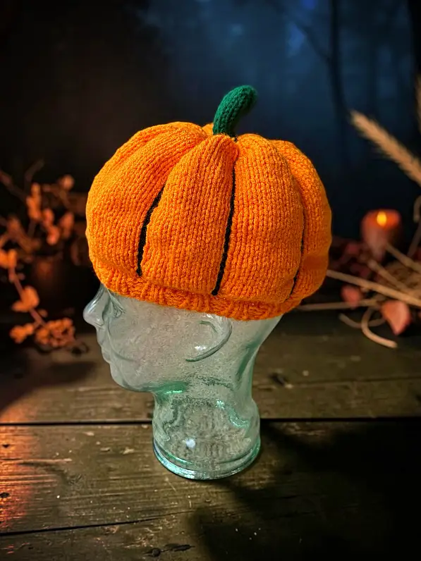 Knitted pumpkin hat for kids and adults